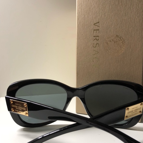 🌸Authentic Versace sunglasses🌸 - Picture 6 of 7